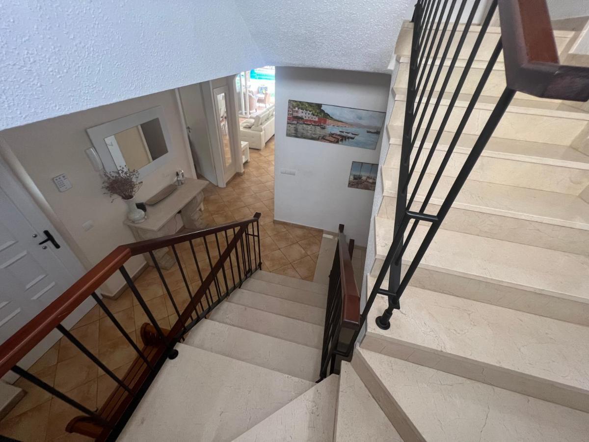 Villa With Private Pool And Beautiful Garden Лос Кристианос Экстерьер фото